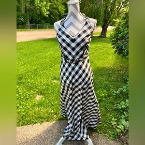 Linda Segal Black and white V-neck Vintage Size 4 Maxi Dress